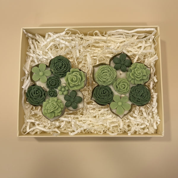 ROYAL URLI GIFT BOX - SET OF 2 GREEN CANDLE