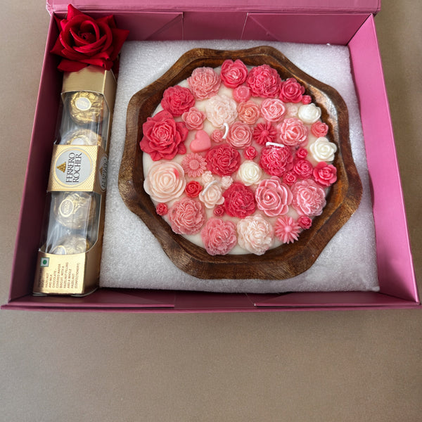 Roses & Hugs Delight Hamper