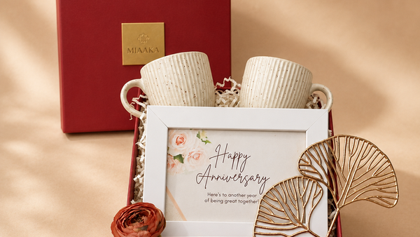 Two Cups, One Story Hamper
