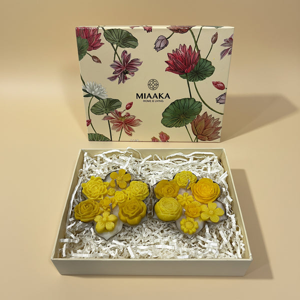 ROYAL URLI GIFT BOX - SET OF 2 YELLOW CANDLE